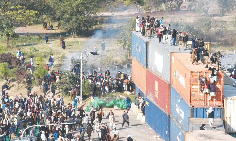 Day of Islamabad clashes ends in PTI protesters’ retreat